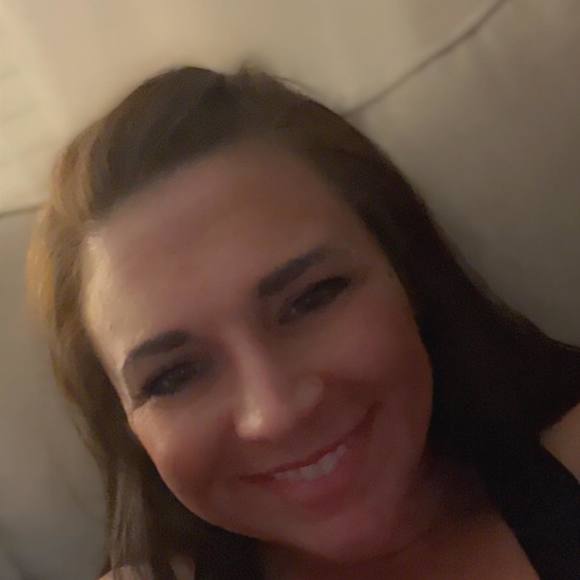 Meet your Posher, Jessica - Picture 1 of 1